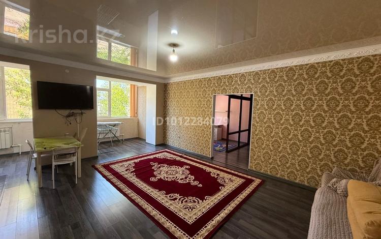 2-бөлмелі пәтер · 70 м² · 2/5 қабат, мкр. Алтын орда, бағасы: 200 000 ₸ в Актобе — фото 2