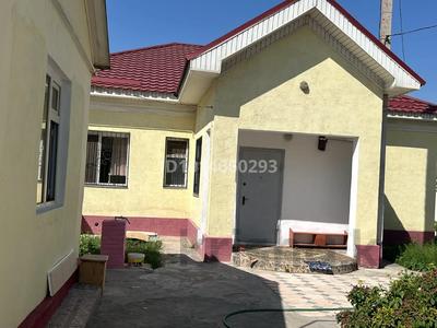 Отдельный дом · 4 комнаты · 140 м², 4-й микрорайон 12 — ул. Таукент (персечение С. Досжанова), рядом 78 школа за 200 000 ₸ в Шымкенте, Туран р-н