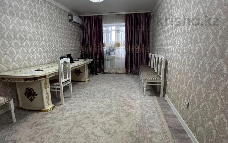 2-бөлмелі пәтер · 70.3 м² · 4/9 қабат, мкр. Алтын орда, Мангилик ел, бағасы: 30 млн ₸ в Актобе — фото 2