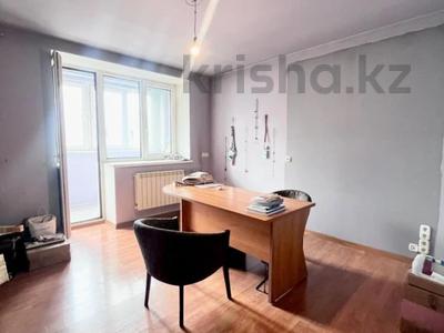 5-бөлмелі пәтер · 130 м² · 5/5 қабат, Кабанбай батыра — Зенкова, бағасы: 118 млн ₸ в Алматы, Медеуский р-н