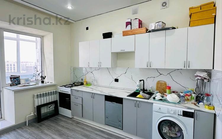 2-бөлмелі пәтер · 60 м² · 2/5 қабат, Алтын орда ш/а., бағасы: 25.5 млн ₸ в Актобе, мкр. Алтын орда — фото 2