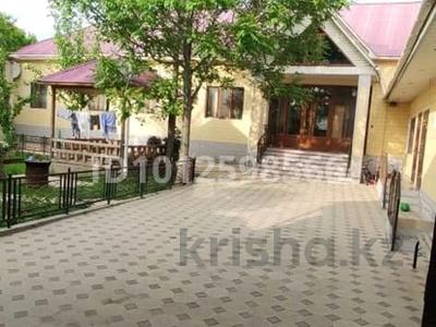 Жеке үй · 7 бөлме · 240 м² · 10 жүзд., Самал-1 ш/а, Б. Момышулы 148 — Магазин Айдана, бағасы: 68 млн ₸ в Шымкенте, Абайский р-н