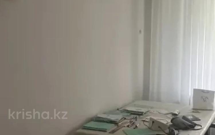 3-комнатная квартира · 60 м² · 2/4 этаж, мкр №8 за 36.7 млн ₸ в Алматы, Ауэзовский р-н — фото 9