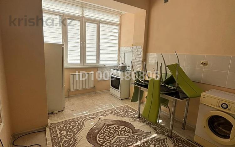 1-комнатная квартира · 39 м² · 3/5 этаж, 32В мкр 10 за 100 000 ₸ в Актау — фото 2