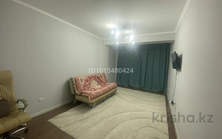 1-бөлмелі пәтер · 39.8 м² · 2/13 қабат, Есенова 160/3, бағасы: 35 млн ₸ в Алматы, Жетысуский р-н — фото 2