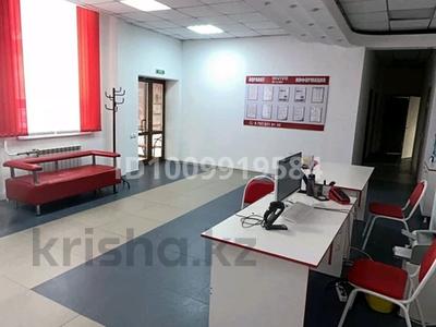 Свободное назначение, офисы, магазины и бутики, салоны красоты, фитнес и спорт, медцентры и аптеки, образование, развлечения, конференц-залы, кабинеты и рабочие места, студии · 300 м² за 2 780 〒 в Усть-Каменогорске, Ульбинский