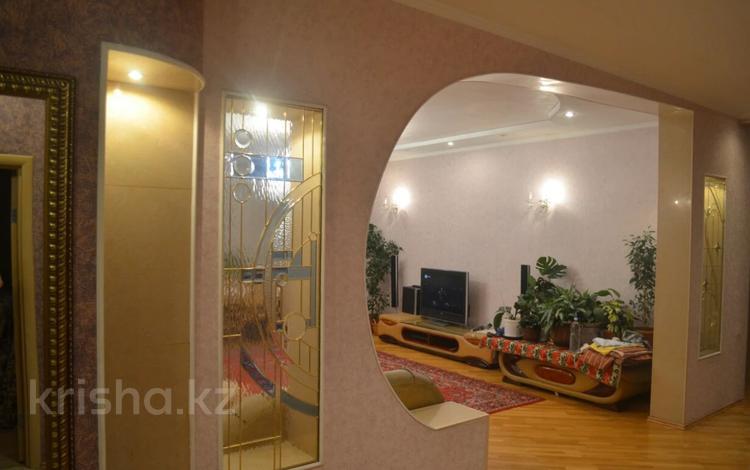 4-комнатная квартира · 180 м² · 11/12 этаж, Шагабутдинова 125 за 650 000 ₸ в Алматы, Алмалинский р-н — фото 5