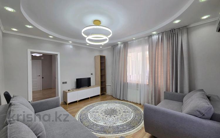 3-комнатная квартира · 75 м² · 4/12 этаж, Достык 53 за 580 000 ₸ в Алматы, Медеуский р-н — фото 2