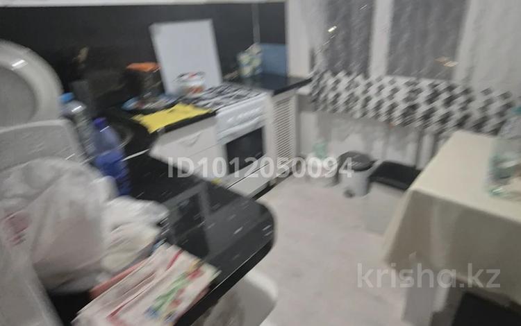 4-бөлмелі пәтер · 60 м² · 5/5 қабат, ул. Каршымбая Ахмедиярова 26А, бағасы: 23 млн ₸ в Атырау, мкр Авангард-2 — фото 2