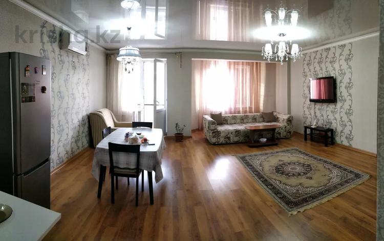 2-комнатная квартира, 80 м², 4/5 этаж, Акбулак 3 — Момышулы - Хан Шатыр за 37.5 млн 〒 в Алматы, Алатауский р-н — фото 2