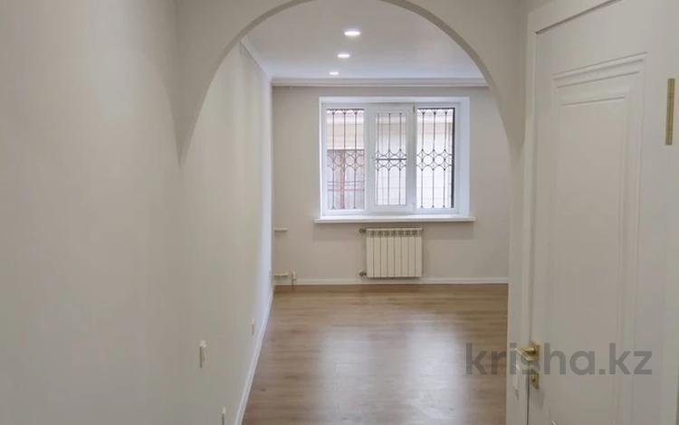 2-бөлмелі пәтер · 41 м² · 2/4 қабат, Курмангазы, бағасы: 37.5 млн ₸ в Алматы, Алмалинский р-н — фото 2