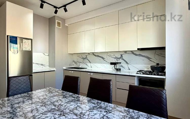 2-бөлмелі пәтер · 74.3 м² · 3/5 қабат, Мкрн Самал 15, бағасы: 31.5 млн ₸ в Атырау — фото 3