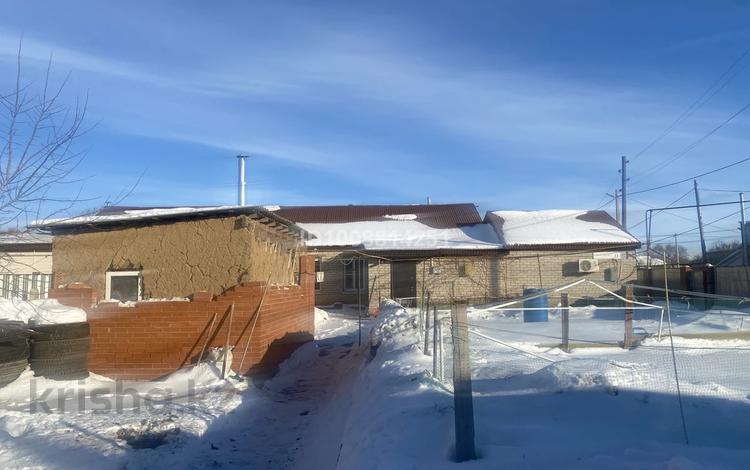 Часть дома · 3 комнаты · 62 м² · 10 сот., Достык 13 — Поселок Кенес Нокина за 10 млн ₸ в Актобе — фото 2