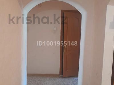 3-комнатная квартира · 63 м² · 2/10 этаж, мкр 12 19 — супермаркет Дина, 51 школа, 3-поликлиника, CITY shop center за 25 млн 〒 в Актобе