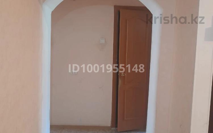 3-бөлмелі пәтер · 63 м² · 2/10 қабат, мкр 12 19 — супермаркет Дина, 51 школа, 3-поликлиника, CITY shop center, бағасы: 25 млн ₸ в Актобе — фото 2