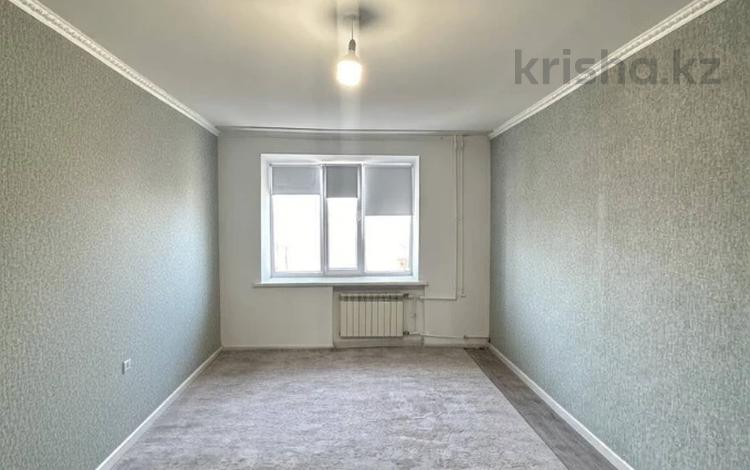 2-бөлмелі пәтер · 61.5 м² · 4/5 қабат, 1 ш/а, АБАЯ, бағасы: 18 млн ₸ в Актобе, мкр 5 — фото 3
