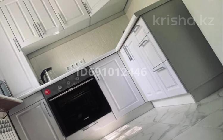 2-комнатная квартира · 45 м² · 1/5 этаж, Нуркена Абдирова 10 за 200 000 ₸ в Караганде, Казыбек би р-н — фото 8