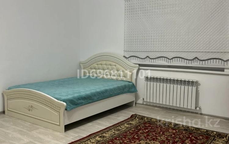 2-комнатная квартира · 87 м² · 6/9 этаж, мкр. Алтын орда 21б за 200 000 ₸ в Актобе — фото 11