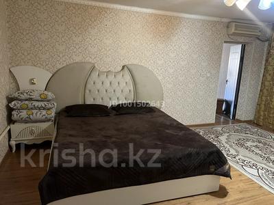 1-комнатная квартира · 65 м² · 1/2 этаж, 2 мкр 11 за 2 000 ₸ в Жанаозен