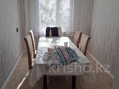 3-бөлмелі пәтер · 63 м² · 2/5 қабат, 1 ш/а, АБИЛКАЙЫР ХАНА 63/1 — стадион, бағасы: 19.5 млн ₸ в Актобе, мкр 5