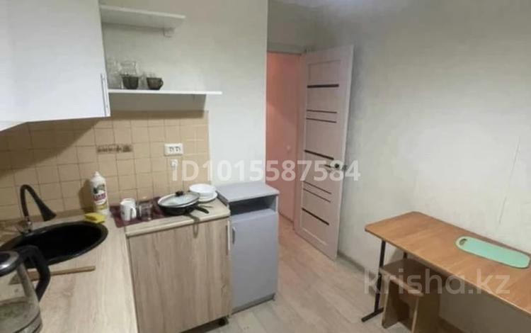 1-бөлмелі пәтер · 32 м² · 4/5 қабат, 15-шағынаудан 8, бағасы: 10 000 ₸ в Караганде, Алихана Бокейханова р-н — фото 2
