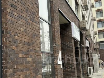 1-комнатная квартира · 42 м² · 9/9 этаж, мкр Нурсая, Абулхайыр хана 69 за 280 000 ₸ в Атырау