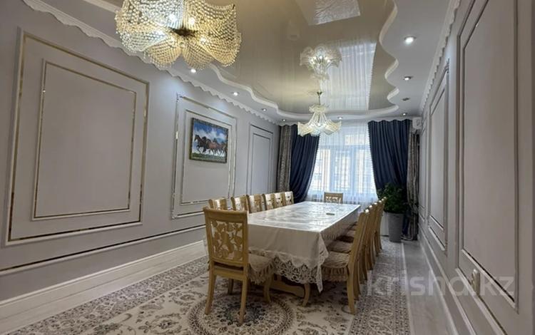 4-бөлмелі пәтер · 140 м² · 2/7 қабат, 17-й мкр 44, бағасы: 52 млн ₸ в Актау — фото 2