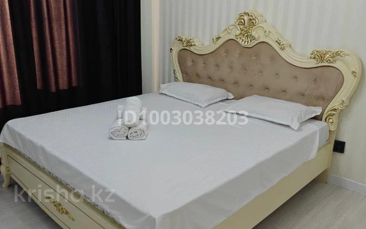 2-бөлмелі пәтер · 70 м² · 3/9 қабат, мкр Нурсая, Абулхаир хана 63 — Хендай центр, бағасы: 15 000 〒 в Атырау — фото 2