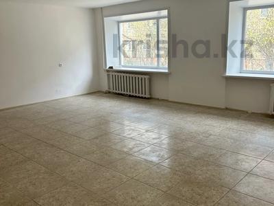 Офисы, магазины и бутики, салоны красоты, медцентры и аптеки, образование, кабинеты и рабочие места, студии · 400 м² за 880 000 〒 в Житикаре