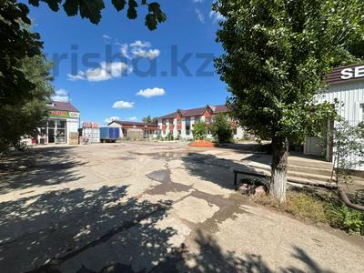 Свободное назначение, офисы, магазины и бутики, склады, общепит · 1880 м² за 550 млн 〒 в Аксае