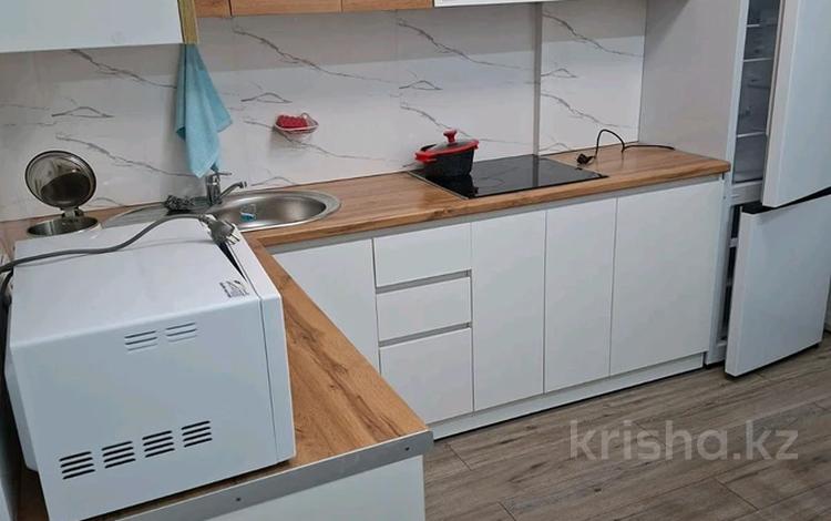 1-комнатная квартира · 42 м² · 4 этаж, Бокейхана 25 за 230 000 ₸ в Астане, Есильский р-н — фото 2