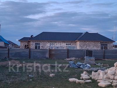 Отдельный дом · 3 комнаты · 120 м² · 8 сот., 13 40 за 19 млн ₸ в Еркинкале