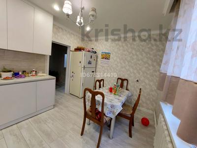 Отдельный дом · 5 комнат · 200 м² · 10 сот., мкр Уркер, Байғозы Батыр 20 — Байзақ Датқа за ~ 65.7 млн ₸ в Астане, Нура р-н