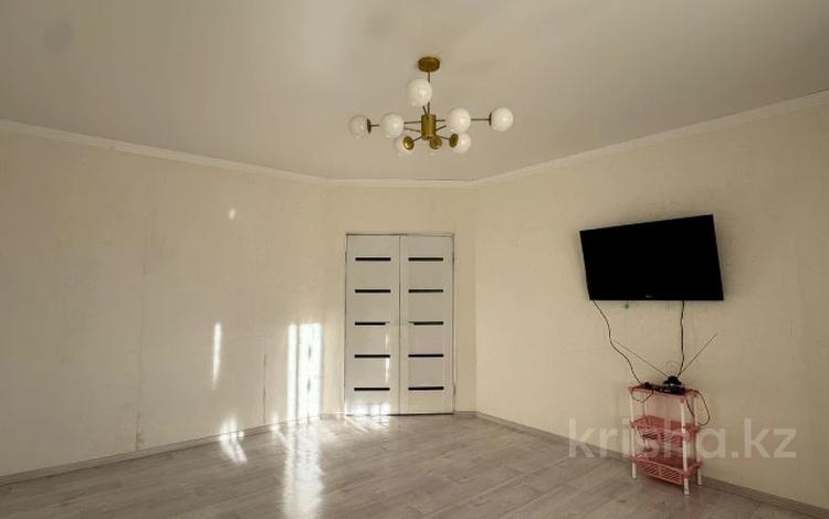 3-бөлмелі пәтер · 70 м² · 6/6 қабат, Алтын орда ш/а., бағасы: 25.5 млн ₸ в Актобе, мкр. Алтын орда — фото 12
