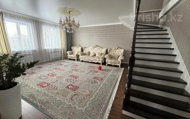 Жеке үй · 8 бөлме · 280 м² · 10 сот., мкр Уркер Назым Хикмет 24 а, бағасы: 85 млн 〒 в Астане, Нура р-н — фото 2