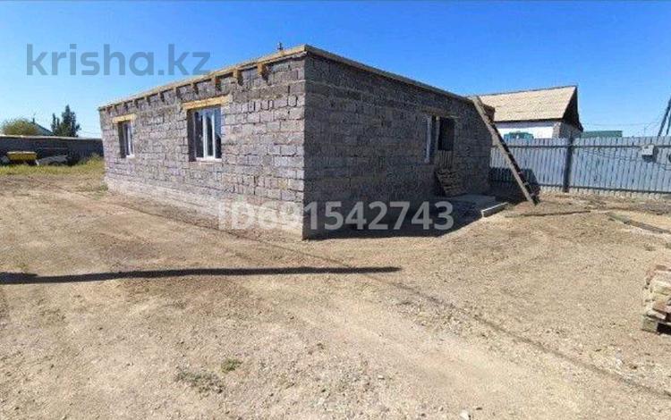 Отдельный дом • 3 комнаты • 88 м² • 10 сот., Школьная за 12 млн 〒 в Балхаше — фото 2