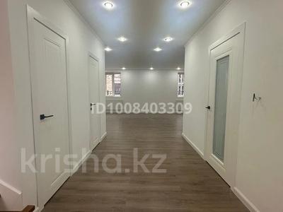 4-комнатная квартира · 160 м², мкр Ак Шагала, Акберген за 75 млн 〒 в Атырау