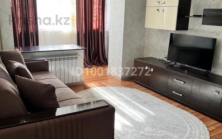 2-бөлмелі пәтер · 45 м² · 2/4 қабат, Айтиева 3, бағасы: 13 000 〒 в Таразе — фото 2