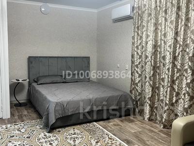 1-комнатная квартира · 45 м² · 2/3 этаж, Сатпаева 64 — Радуга, кафе Ахмад за 15 000 ₸ в Жезказгане