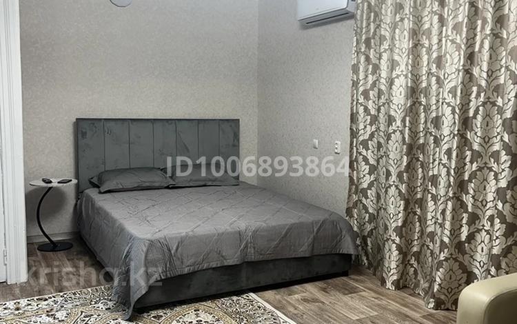 1-комнатная квартира · 45 м² · 2/3 этаж, Сатпаева 64 — Радуга, кафе Ахмад за 15 000 ₸ в Жезказгане — фото 2