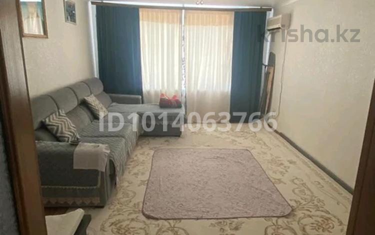 4-комнатная квартира · 80 м² · 4/6 этаж, мкр 5, Тургенева 98/6 — 19 школа за 25.5 млн ₸ в Актобе — фото 2