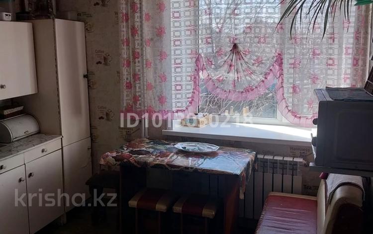 5-комнатная квартира · 96 м² · 1/3 этаж, Пришахтинск, Шаханская 96 за 27 млн ₸ в Караганде, Алихана Бокейханова р-н — фото 2