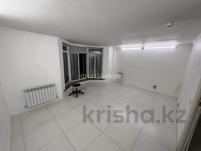Кеңселер, кабинеттер және жұмыс орындары · 17.7 м², бағасы: 123 900 ₸ в Астане, Нура р-н
