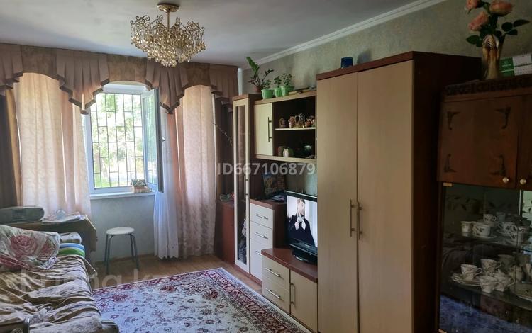 3-бөлмелі пәтер · 60 м² · 1/5 қабат, 8-шағынаудан, 8 мкр ул Октябрьская 27 — Октябрьская, бағасы: 25.5 млн ₸ в Шымкенте, Туран р-н — фото 2