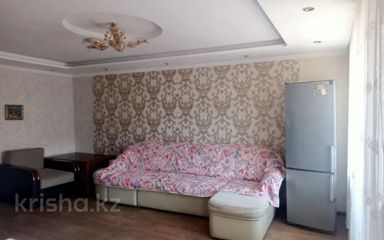 3-бөлмелі пәтер, 60 м², 4/5 қабат ай сайын, Калинина 48, бағасы: 130 000 〒 в Кокшетау — фото 3