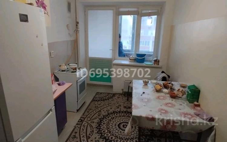 1-комнатная квартира · 40 м² · 8/9 этаж, мкр Береке 21 за 11.5 млн ₸ в Атырау — фото 2