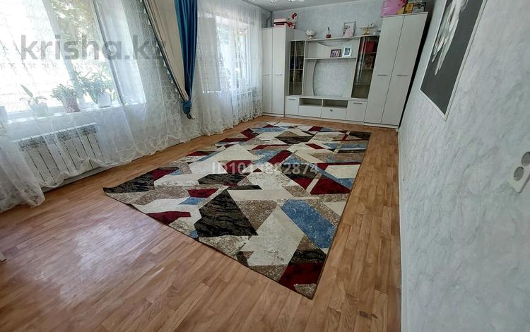 3-комнатная квартира · 91 м² · 2/4 этаж, мкр Аулие-Ата 61 — Возле поликлиника Новый гор больница, Ожоговый больница, школа за 12 млн ₸ в Таразе — фото 2