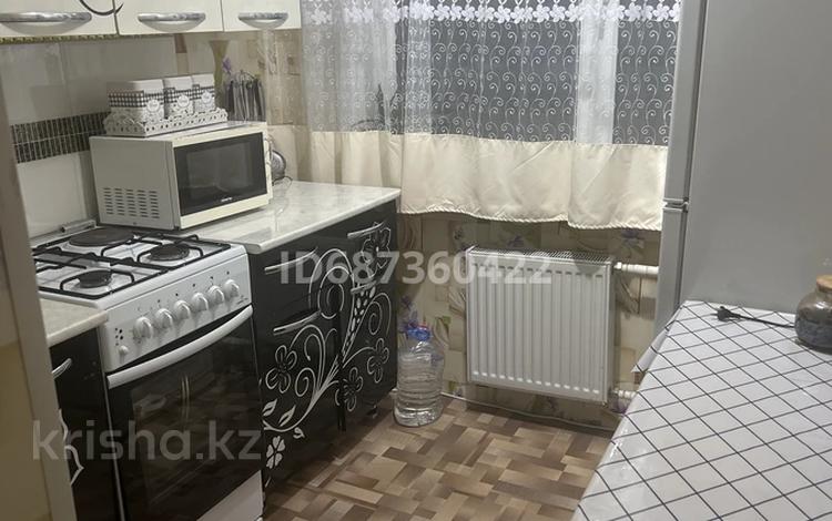 1-бөлмелі пәтер · 31 м² · 4/5 қабат, 11а шағынауданы 17 — Возле Новая Поликлиника на против магазин Казахстан, бағасы: 9 млн ₸ в Караганде, Алихана Бокейханова р-н — фото 2