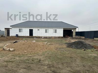Отдельный дом · 3 комнаты · 90 м² · 10 сот., мкр Жулдыз, Бисембай Орынбасаров 8а — 6-36 за 19 млн 〒 в Атырау