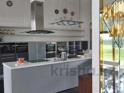 Отдельный дом · 8 комнат · 664 м², мкр Каргалы — Редько - Дулати за 3 млн 〒 в Алматы, Наурызбайский р-н